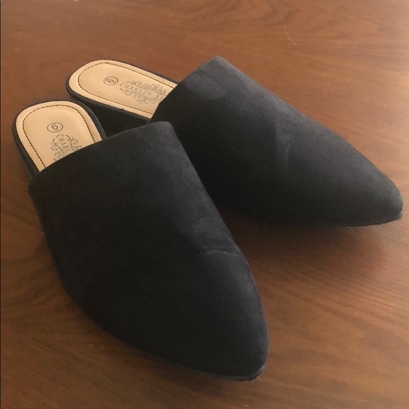 black mule slides